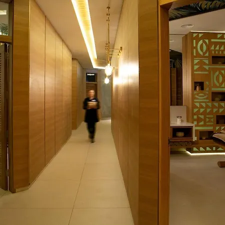 Nissiblu Ayía Nápa