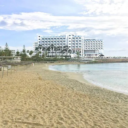 尼希布鲁海滩度假村 酒店